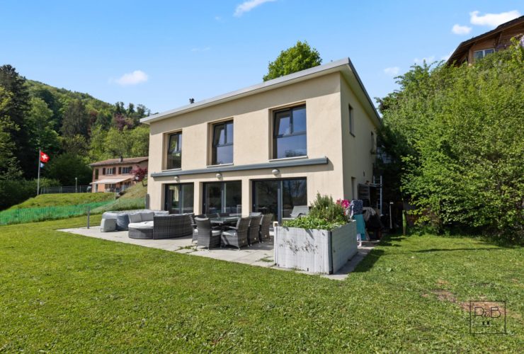 Maison avec vue panoramique sur le lac Léman à Jongny