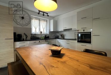 Appartement moderne 3.5 pièces avec grand balcon à Mossel (Ursy)