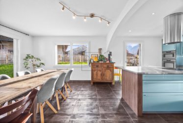 Grande maison familiale de 7.5 pièces avec espace aménageable au sous-sol