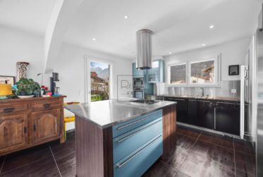 Grande maison familiale de 7.5 pièces avec espace aménageable au sous-sol