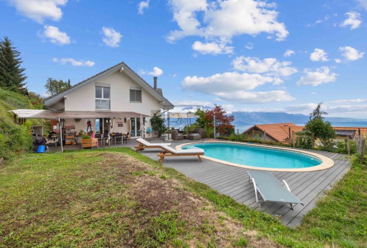 Villa jumelée avec piscine et vue lac Léman à Blonay