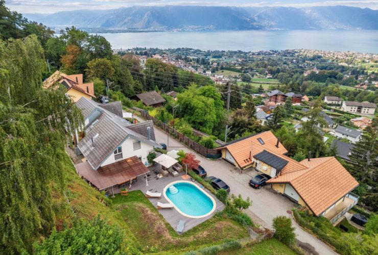 Villa jumelée avec piscine et vue lac Léman à Blonay