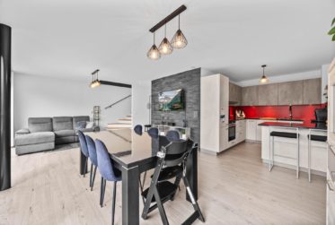 Belle maison contiguë sise à La Tour-de-Trême