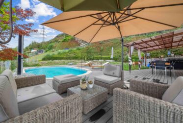 Villa jumelée avec piscine et vue lac Léman à Blonay